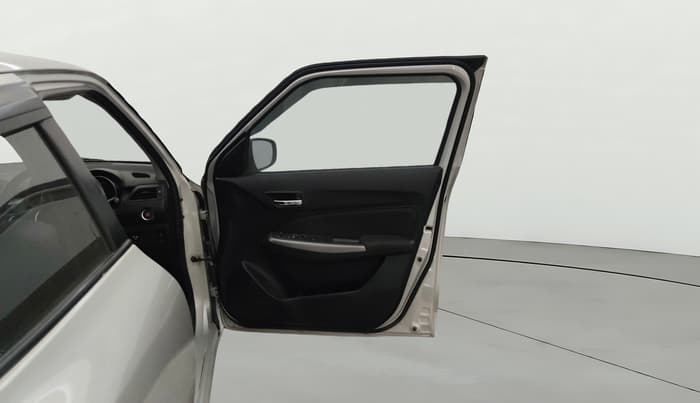 2022 Maruti Swift ZXI CNG, CNG, Manual, 92,126 km, RHS Front Door