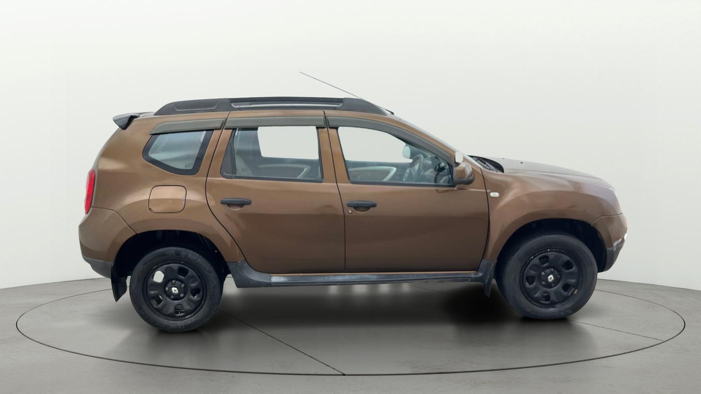 2013 Renault Duster 85 PS RXL DIESEL, Diesel, Manual, 1,21,776 km, Right Side View