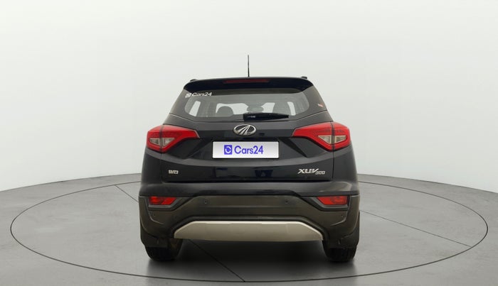 2020 Mahindra XUV300 W8 (O) 1.2 PETROL, Petrol, Manual, 1,04,286 km, Back/Rear
