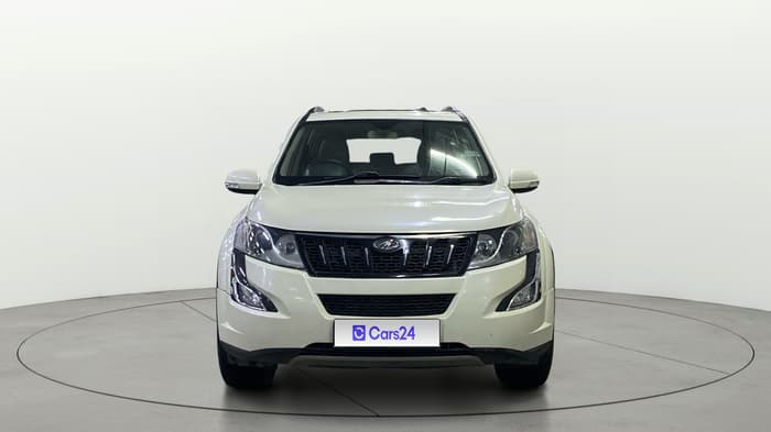 2016 Mahindra XUV500 W10, Diesel, Manual, 74,340 km, Front
