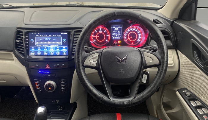 2023 Mahindra XUV300 W6 1.5 DIESEL AMT, Diesel, Automatic, 24,240 km, Steering Wheel Close Up