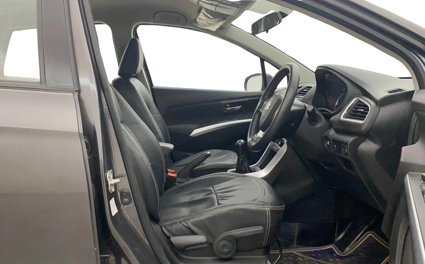 2020 Maruti S Cross ZETA 1.5, Petrol, Manual, 36,138 km, Right Side Front Door Cabin