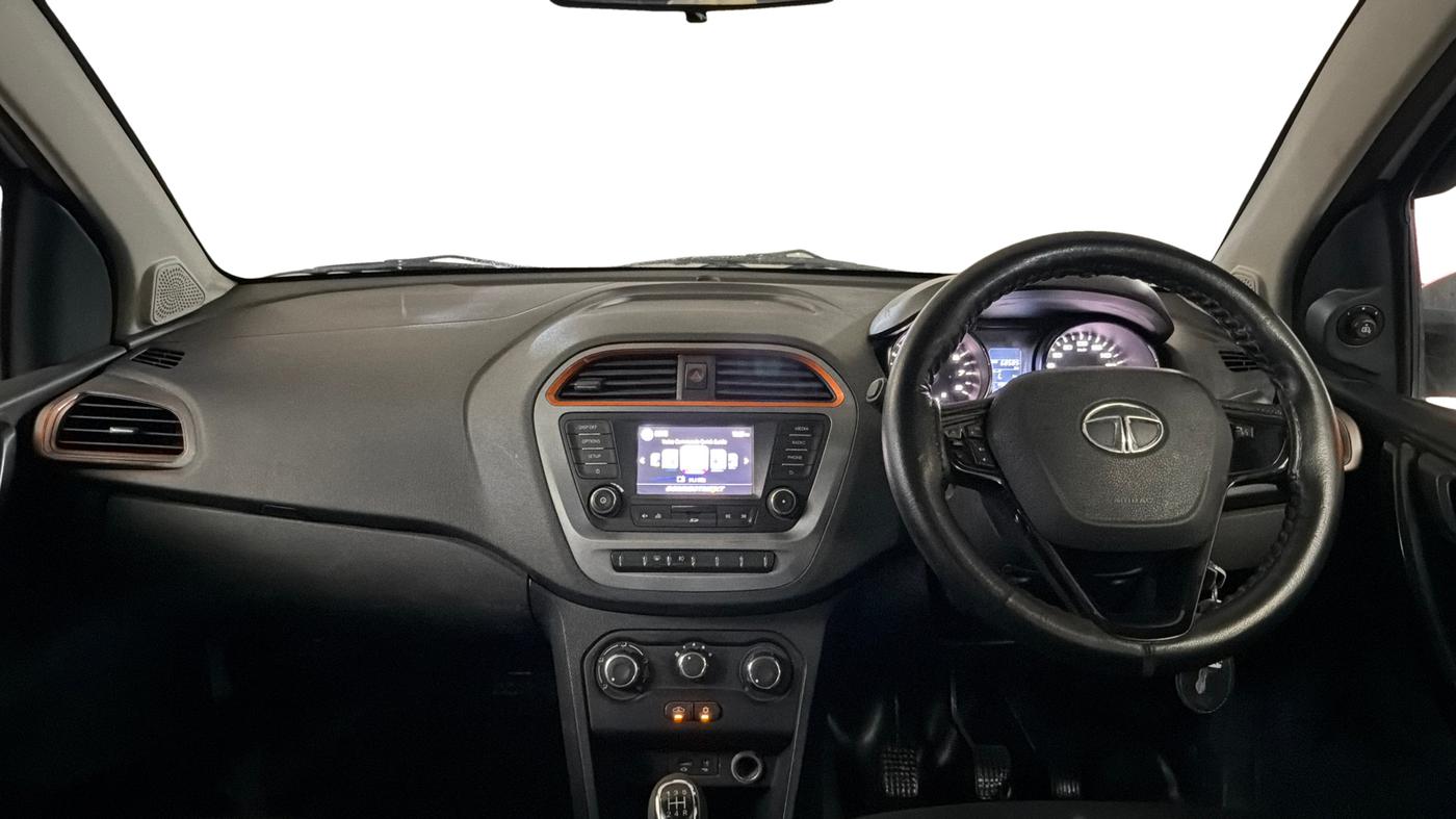 2018 Tata TIAGO NRG PETROL, Petrol, Manual, 68,575 km, Dashboard