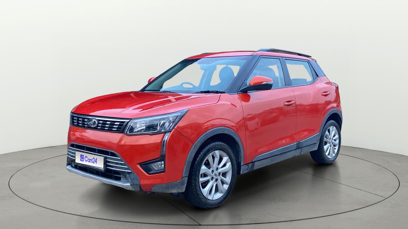 2019 Mahindra XUV300 W8 1.2 PETROL, Petrol, Manual, 80,467 km, Left Front Diagonal