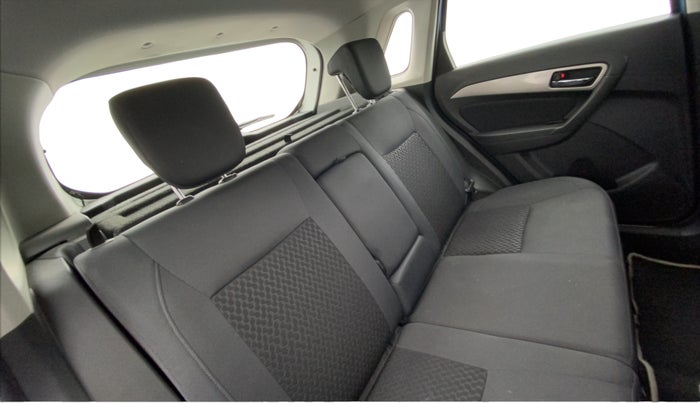 2016 Maruti Vitara Brezza ZDI PLUS, Diesel, Manual, 39,724 km, Right Side Rear Door Cabin