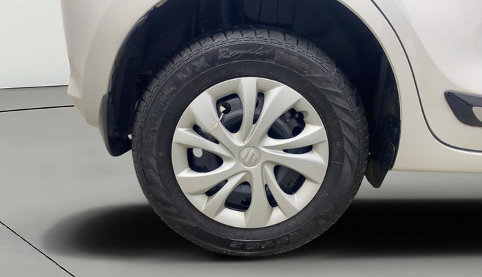 2022 Maruti Swift VXI AMT, Petrol, Automatic, 2,718 km, Right Rear Wheel