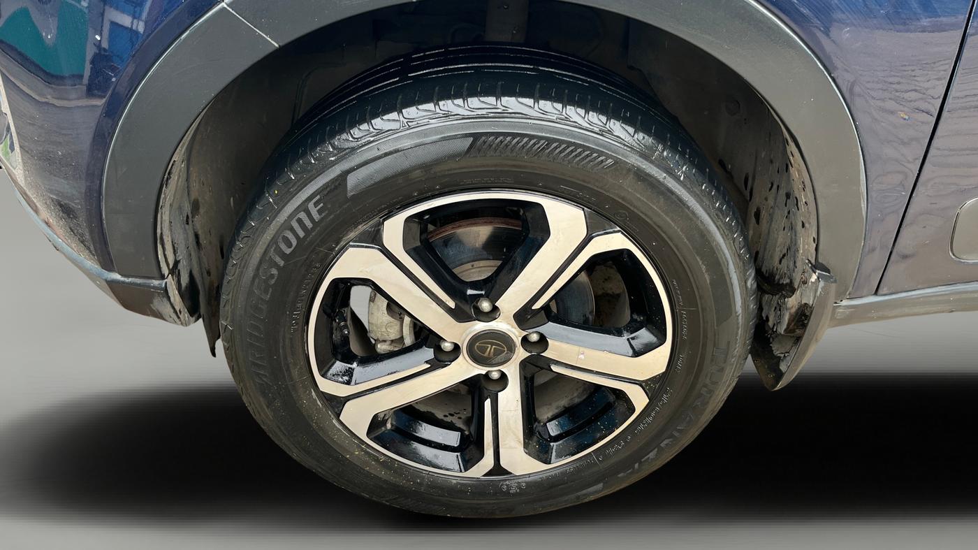 2023 Tata NEXON XZ Plus LUX, Petrol, Manual, 34,006 km, Left Front Wheel