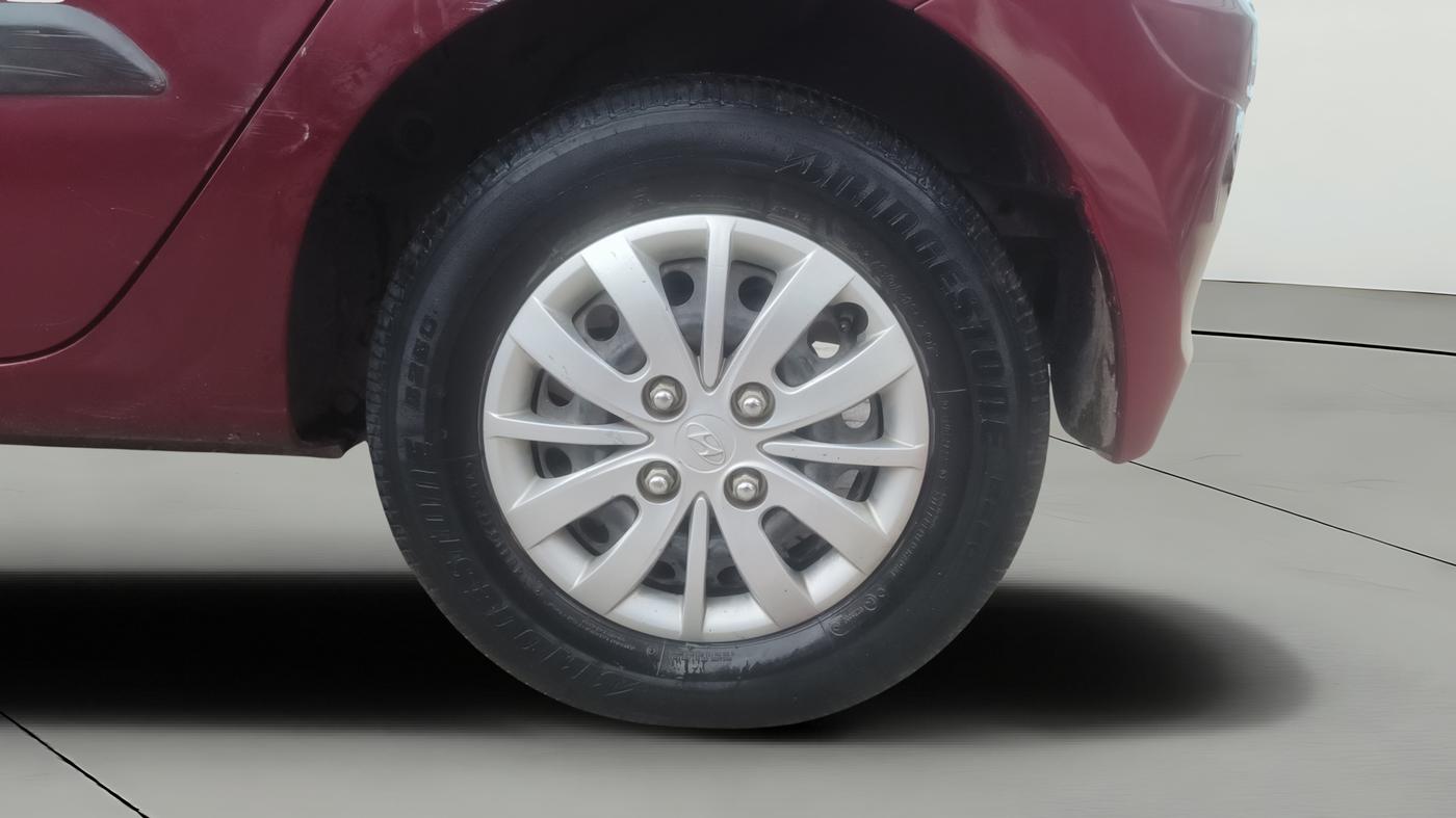 2014 Hyundai i10 MAGNA 1.2, Petrol, Manual, 23,572 km, Left Rear Wheel