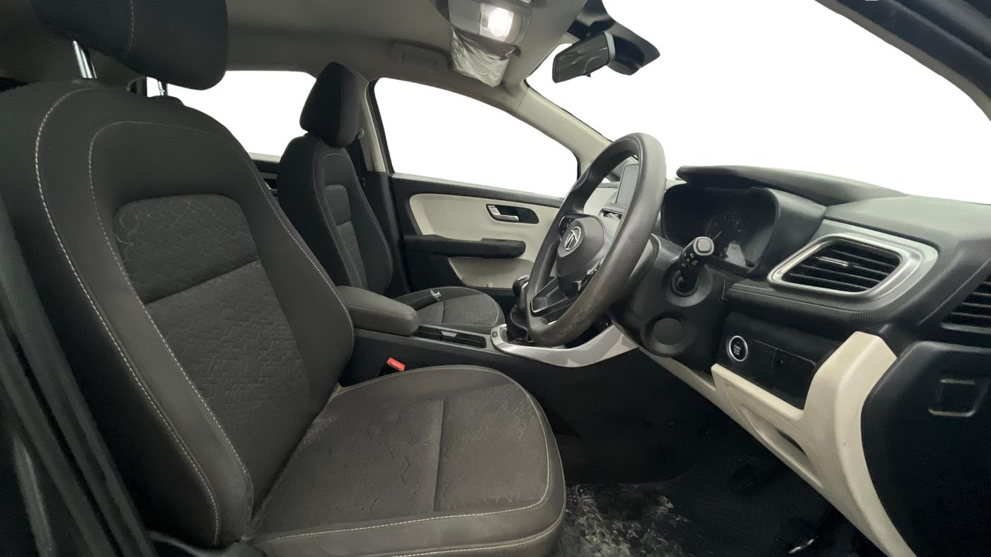 2021 Tata ALTROZ XZ DIESEL, Diesel, Manual, 63,948 km, Right Side Front Door Cabin