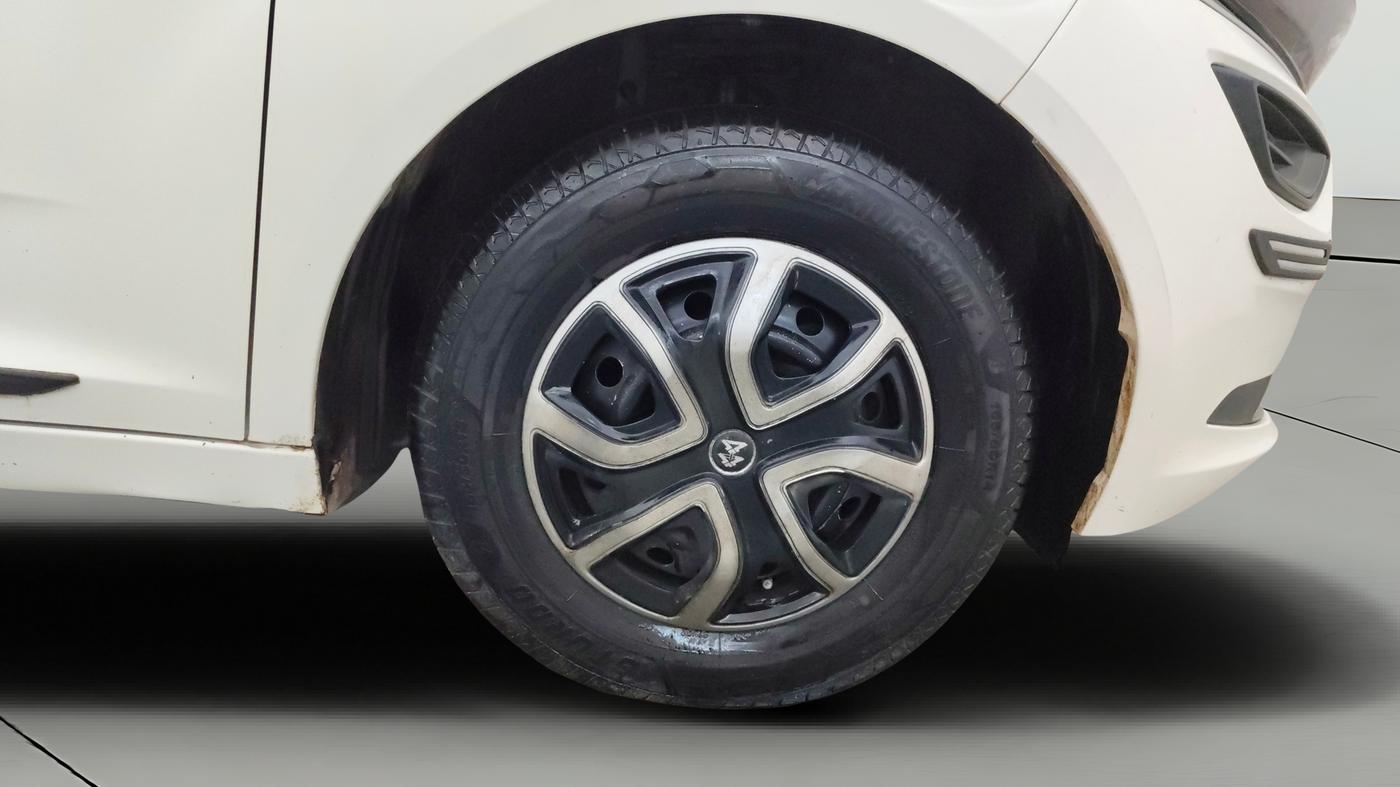 2021 Tata ALTROZ XE PETROL, Petrol, Manual, 48,354 km, Right Front Wheel