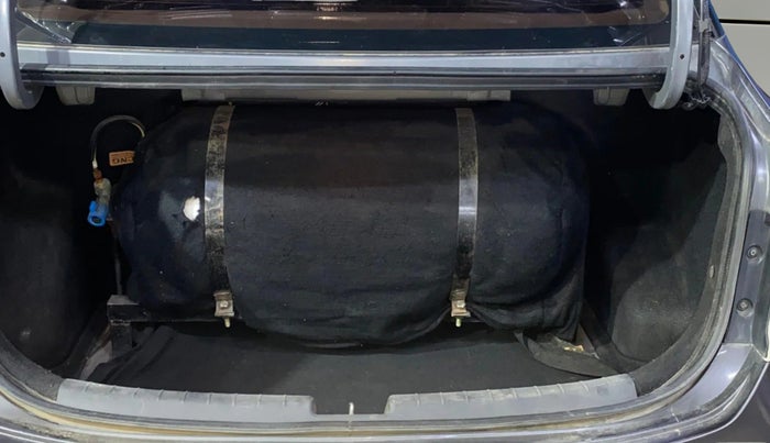 2021 Hyundai AURA SX 1.2, CNG, Manual, 76,413 km, Boot Open Zoomed View