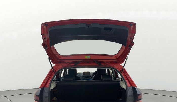 2023 Tata ALTROZ XZ PLUS O SUNROOF CNG, CNG, Manual, 30,355 km, Boot Door Open