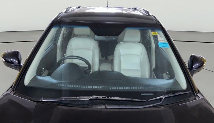 2021 Mahindra XUV300 W8 (O) 1.5 DIESEL, Diesel, Manual, 75,937 km, Front Windshield