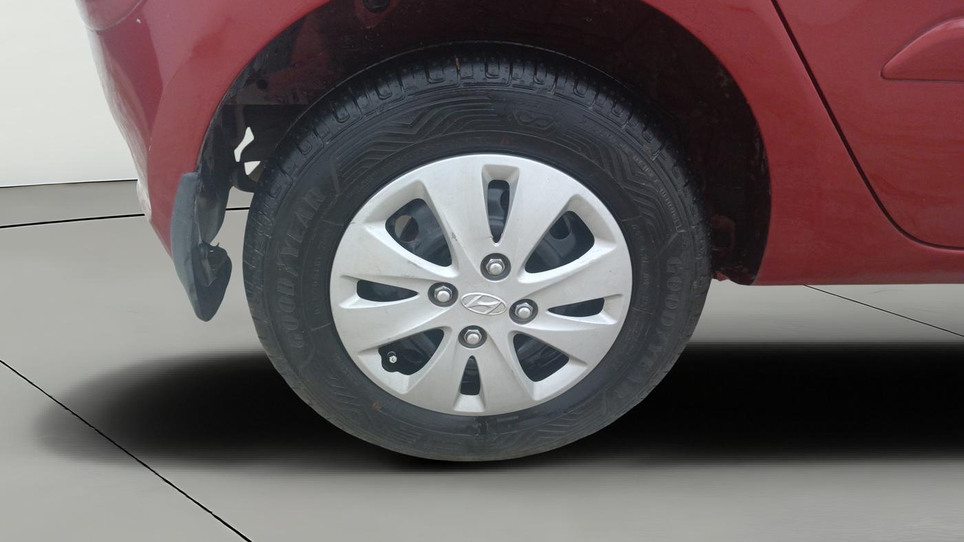 2013 Hyundai i10 SPORTZ 1.2 AT, Petrol, Automatic, 66,580 km, Right Rear Wheel