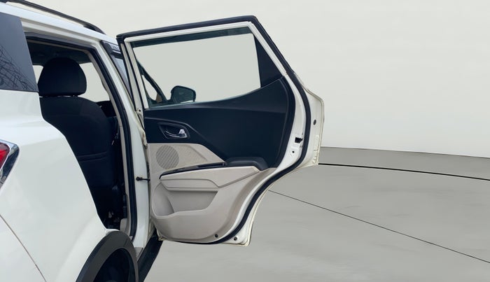 2020 Mahindra XUV300 W8 1.2 PETROL, Petrol, Manual, 81,792 km, RHS Rear Door