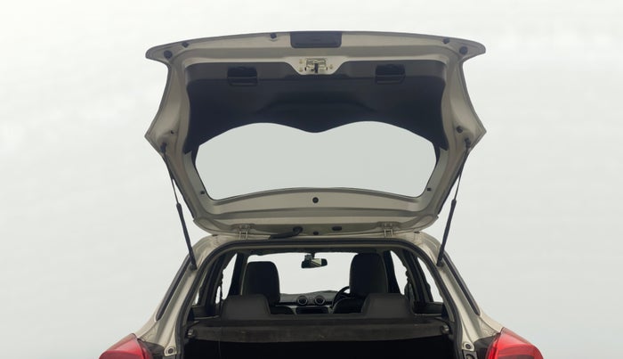 2018 Maruti Swift VXI AMT, Petrol, Automatic, 30,281 km, Boot Door Open