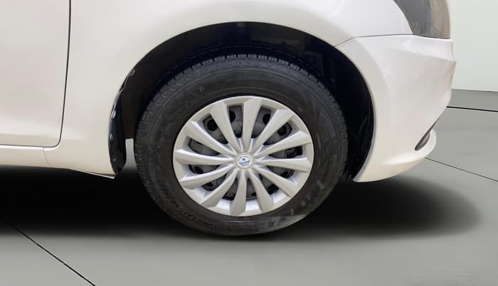 2016 Maruti Swift Dzire VDI, Diesel, Manual, 1,16,848 km, Right Front Wheel