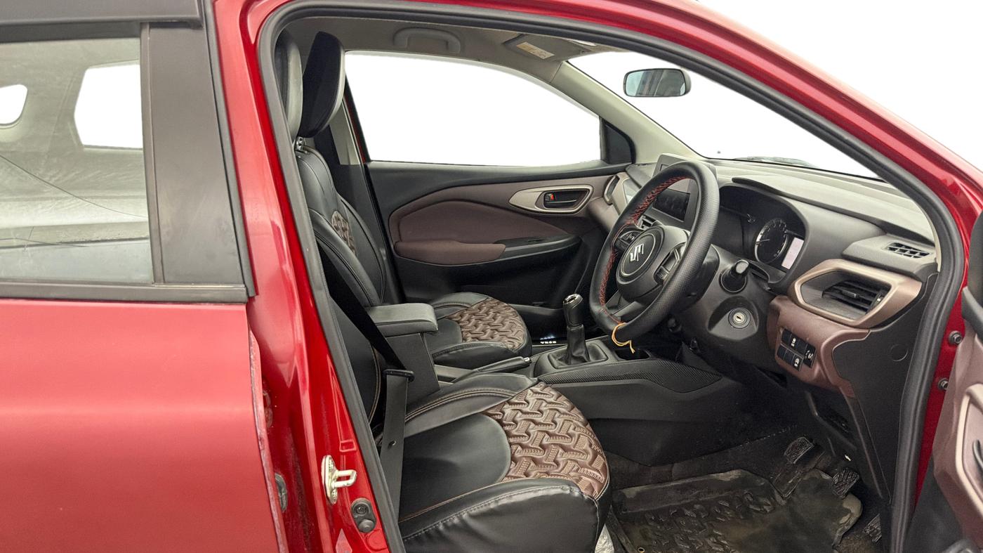 2023 Maruti FRONX DELTA PLUS 1.2MT, Petrol, Manual, 15,074 km, Right Side Front Door Cabin
