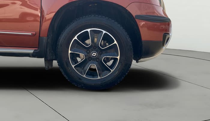 2016 Renault Duster 110 PS RXZ 4X4 MT DIESEL, Diesel, Manual, 1,11,247 km, Right Front Wheel