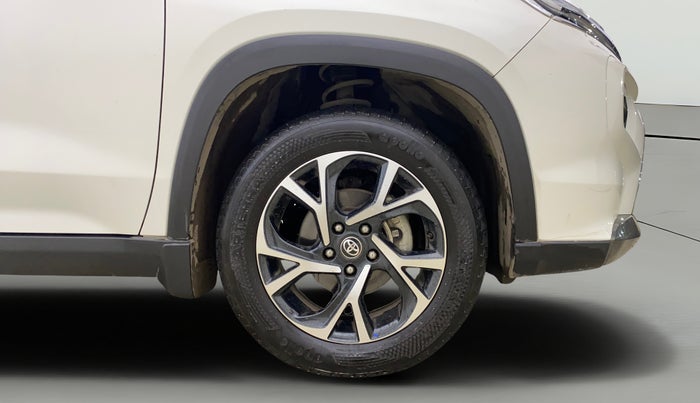 2022 Toyota URBAN CRUISER HYRYDER V NEO DRIVE, Petrol, Manual, 23,401 km, Right Front Wheel