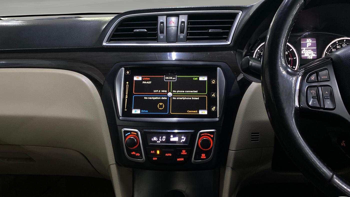 2017 Maruti Ciaz ALPHA  AT 1.4  PETROL, Petrol, Automatic, 68,260 km, Air Conditioner
