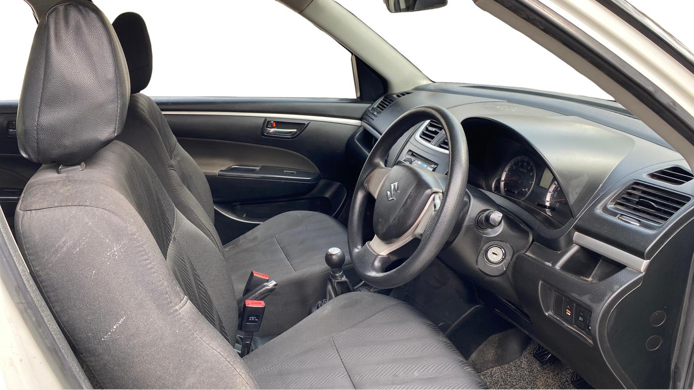 2014 Maruti Swift VXI, Petrol, Manual, 95,939 km, Right Side Front Door Cabin