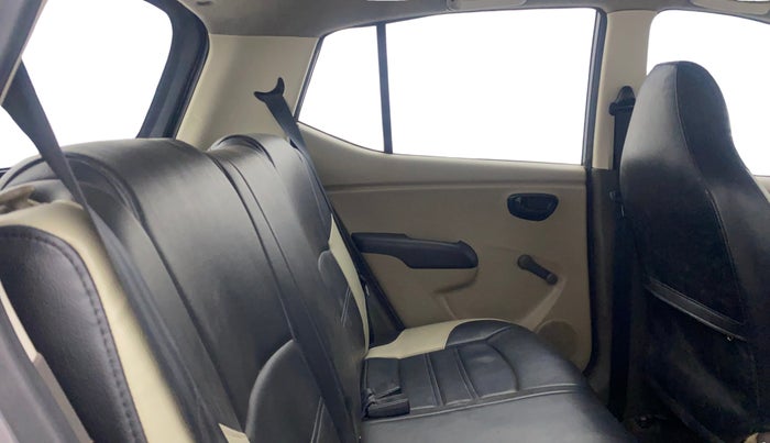 2013 Hyundai i10 ERA 1.1, Petrol, Manual, 1,33,436 km, Right Side Rear Door Cabin