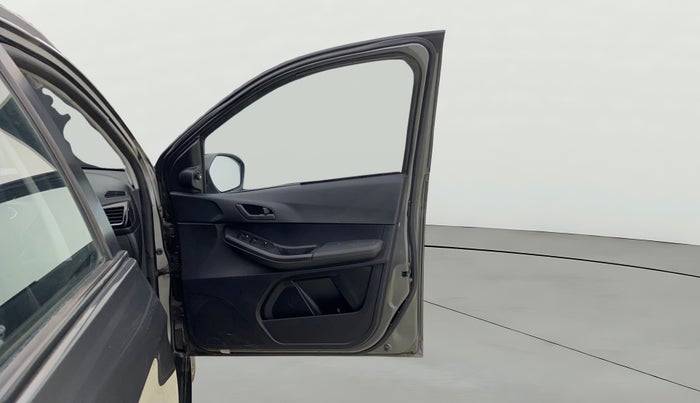 2022 Tata TIAGO NRG XZ AMT, Petrol, Automatic, 36,334 km, RHS Front Door