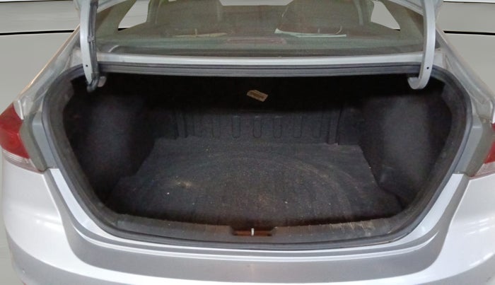 2018 Hyundai New Elantra 1.6 SX (O) AT DIESEL, Diesel, Automatic, 50,370 km, Boot Open Zoomed View