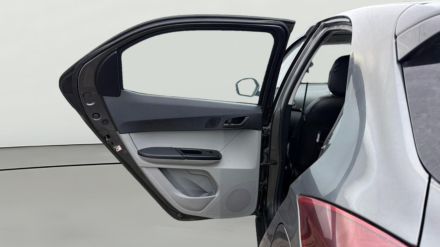 2022 Tata Tiago XT CNG, CNG, Manual, 33,279 km, LHS Rear Door