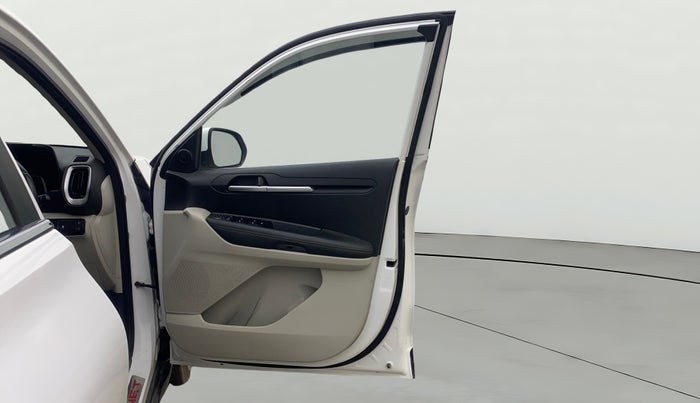 2022 KIA SONET HTX 1.5 AT, Diesel, Automatic, 1,27,467 km, RHS Front Door