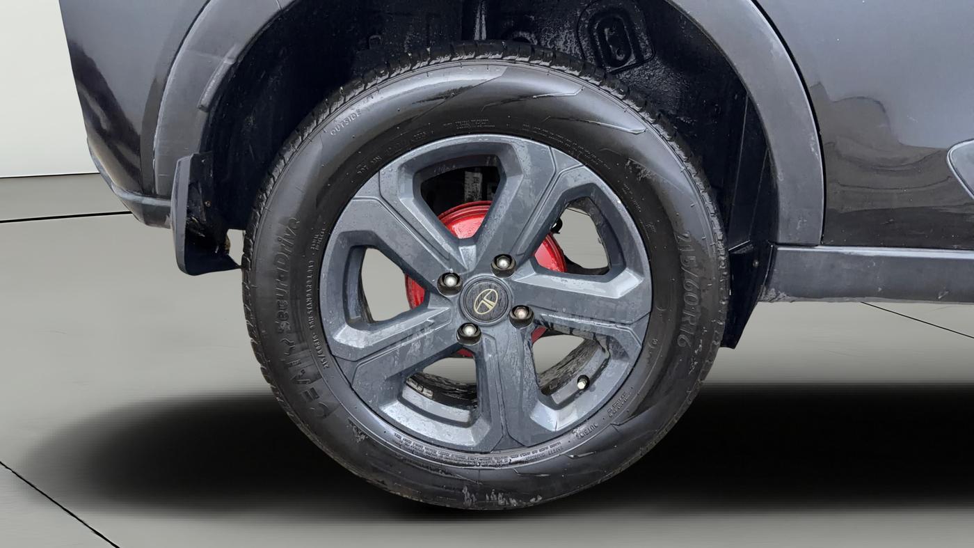 2022 Tata NEXON XZA PLUS (PREMIUM) PETROL DARK EDITION, Petrol, Automatic, 78,786 km, Right Rear Wheel