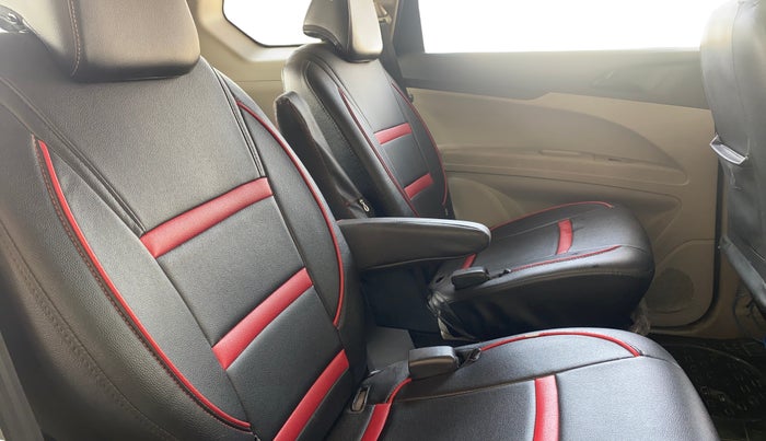 2019 Mahindra MARAZZO M2 7STR, Diesel, Manual, 69,853 km, Right Side Rear Door Cabin