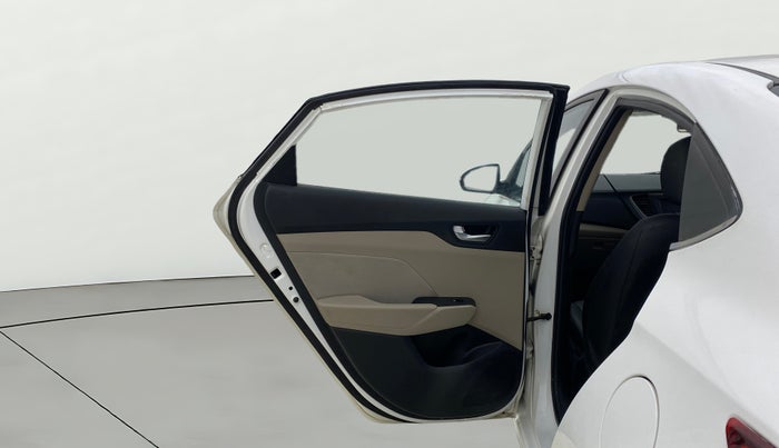 2017 Hyundai Verna 1.6 EX VTVT AT, Petrol, Automatic, 46,701 km, LHS Rear Door