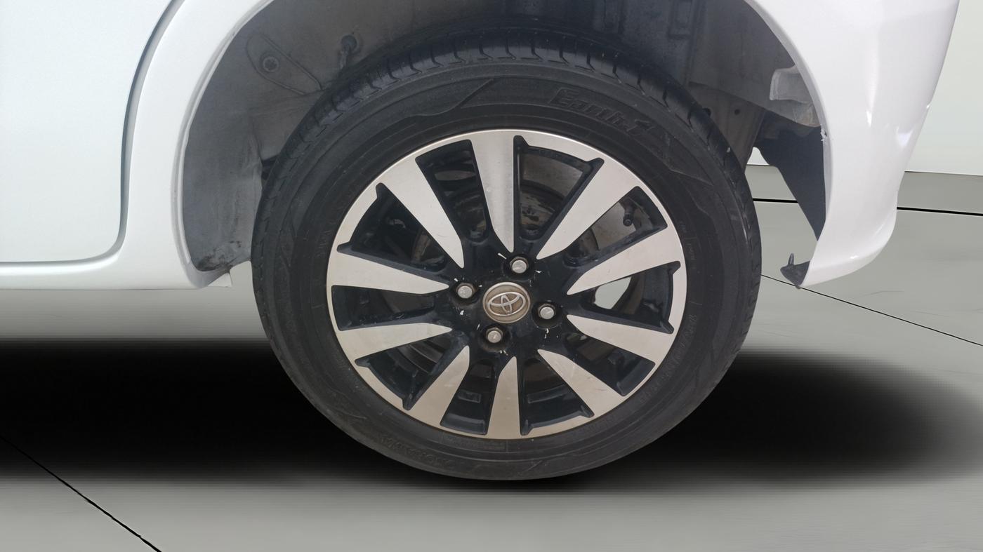 2019 Toyota Etios Liva V DUAL TONE, Petrol, Manual, 1,30,217 km, Left Rear Wheel