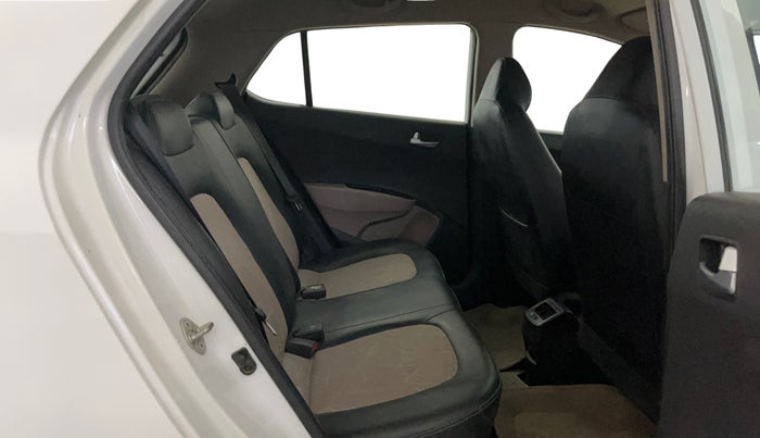 2019 Hyundai Grand i10 SPORTZ 1.2 KAPPA VTVT, Petrol, Manual, 31,104 km, Right Side Rear Door Cabin