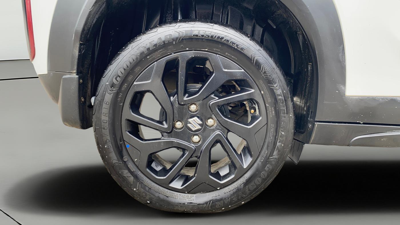 2023 Maruti FRONX DELTA PLUS 1.2L AGS, Petrol, Automatic, 48,912 km, Right Rear Wheel