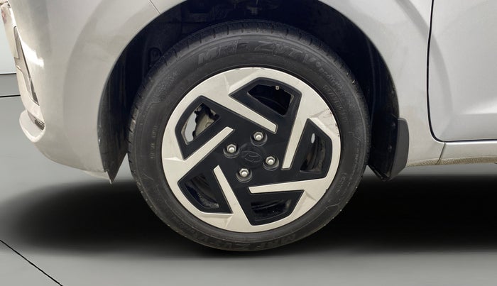 2024 Hyundai GRAND I10 NIOS SPORTZ AMT 1.2 KAPPA VTVT, Petrol, Automatic, 5,699 km, Left Front Wheel