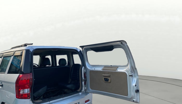 2016 Mahindra TUV300 T4, Diesel, Manual, 91,399 km, Boot Door Open