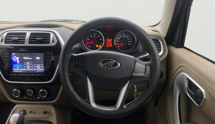 2018 Mahindra TUV300 T10 DUAL TONE, Diesel, Manual, 1,14,191 km, Steering Wheel Close Up