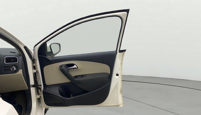 2013 Volkswagen Polo HIGHLINE DIESEL, Diesel, Manual, 88,009 km, RHS Front Door