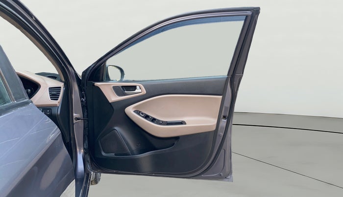 2017 Hyundai Elite i20 ASTA 1.2 (O), Petrol, Manual, 1,01,369 km, RHS Front Door