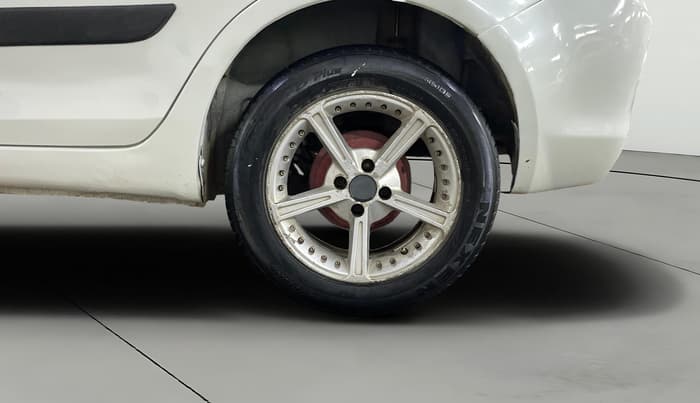 2016 Maruti Swift Dzire VXI, CNG, Manual, 96,129 km, Left Rear Wheel