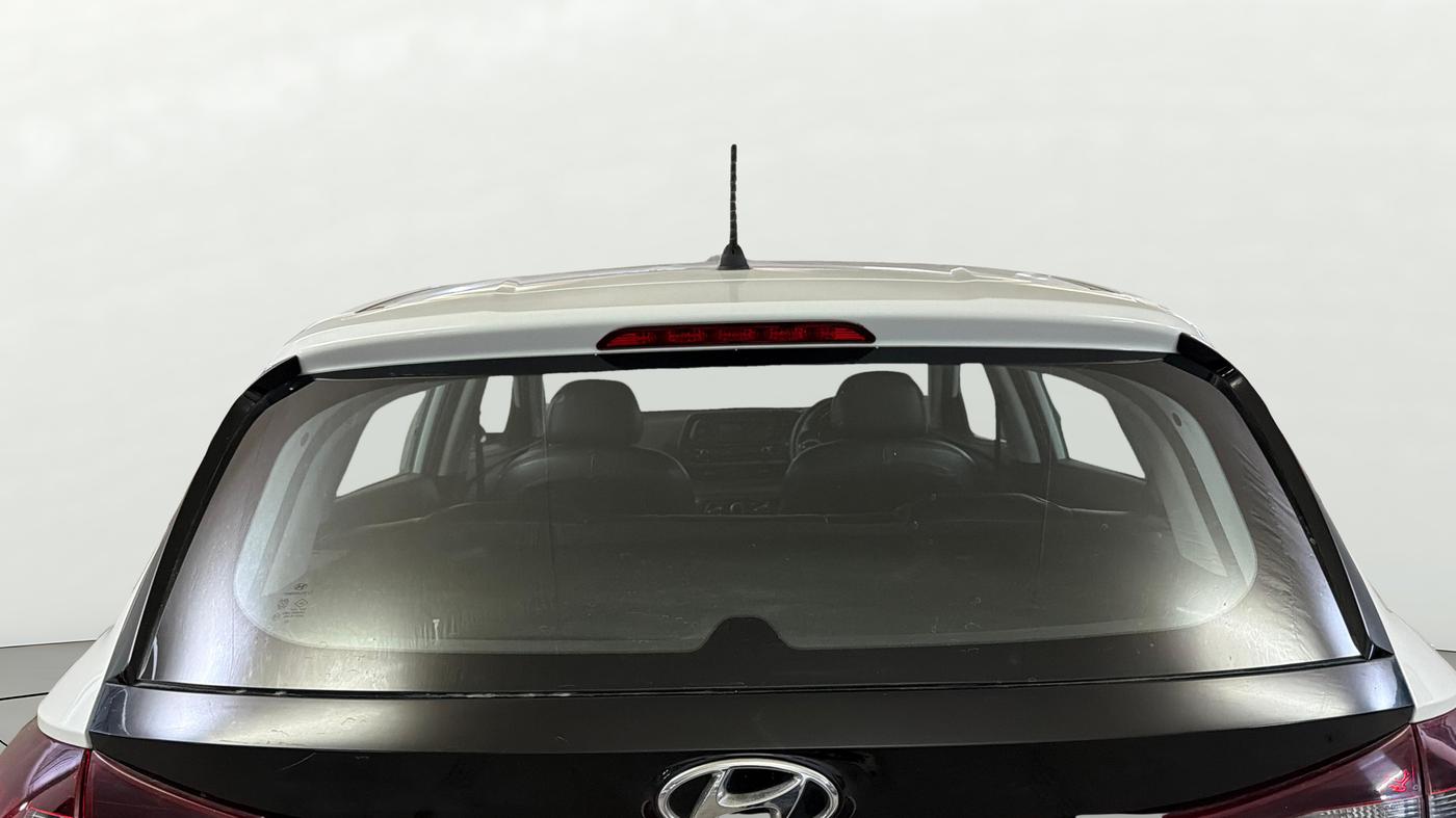 2022 Hyundai NEW I20 MAGNA 1.2 MT, Petrol, Manual, 34,046 km, Rear Windshield