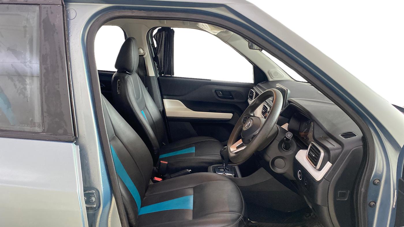 2021 Tata PUNCH ACCOMPLISHED AMT, Petrol, Automatic, 52,156 km, Right Side Front Door Cabin