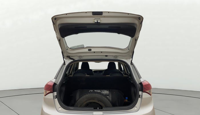 2017 Hyundai Elite i20 MAGNA EXECUTIVE 1.2, CNG, Manual, 47,316 km, Boot Door Open