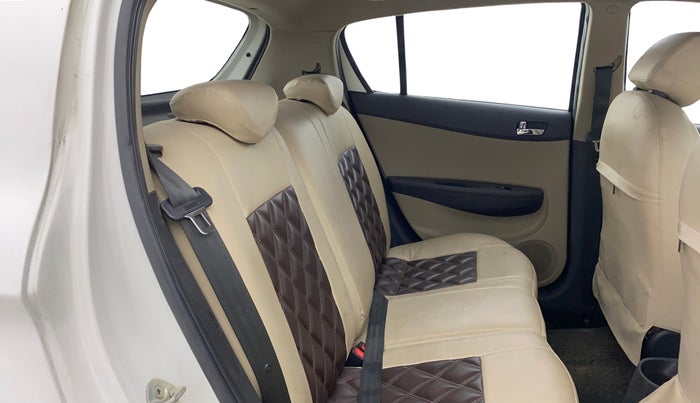 2013 Hyundai i20 SPORTZ 1.2, Petrol, Manual, 30,921 km, Right Side Rear Door Cabin