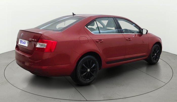 2017 Skoda Octavia STYLE PLUS AT 1.8 TSI, Petrol, Automatic, 1,00,780 km, Right Back Diagonal