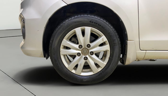 2015 Maruti Ertiga ZXI+, Petrol, Manual, 42,130 km, Left Front Wheel