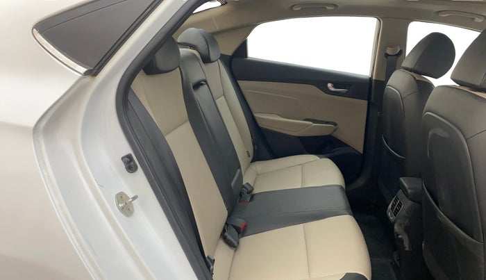 2018 Hyundai Verna 1.6 VTVT SX O, Petrol, Manual, 55,654 km, Right Side Rear Door Cabin